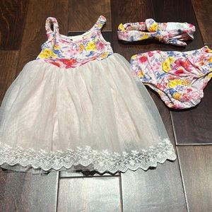 Rachel Ashwell floral dress with tulle and matching headband & bloomers.Size 24m